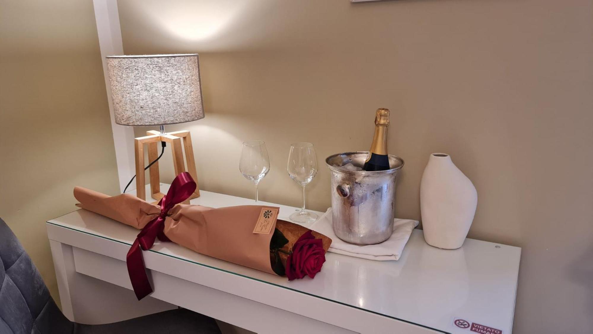 Di Fresco Apartments - Holiday House パレルモ エクステリア 写真